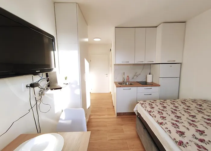 Апартаменты Twin 1 *